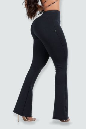 Calça Feminina Flare Modeladora Preta Montaria - CH7526